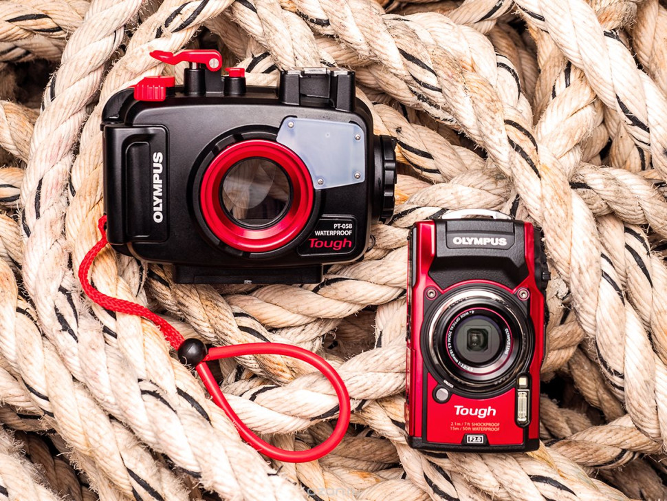 Olympus TG-5 (камера  и  комплект для подводной съемки)